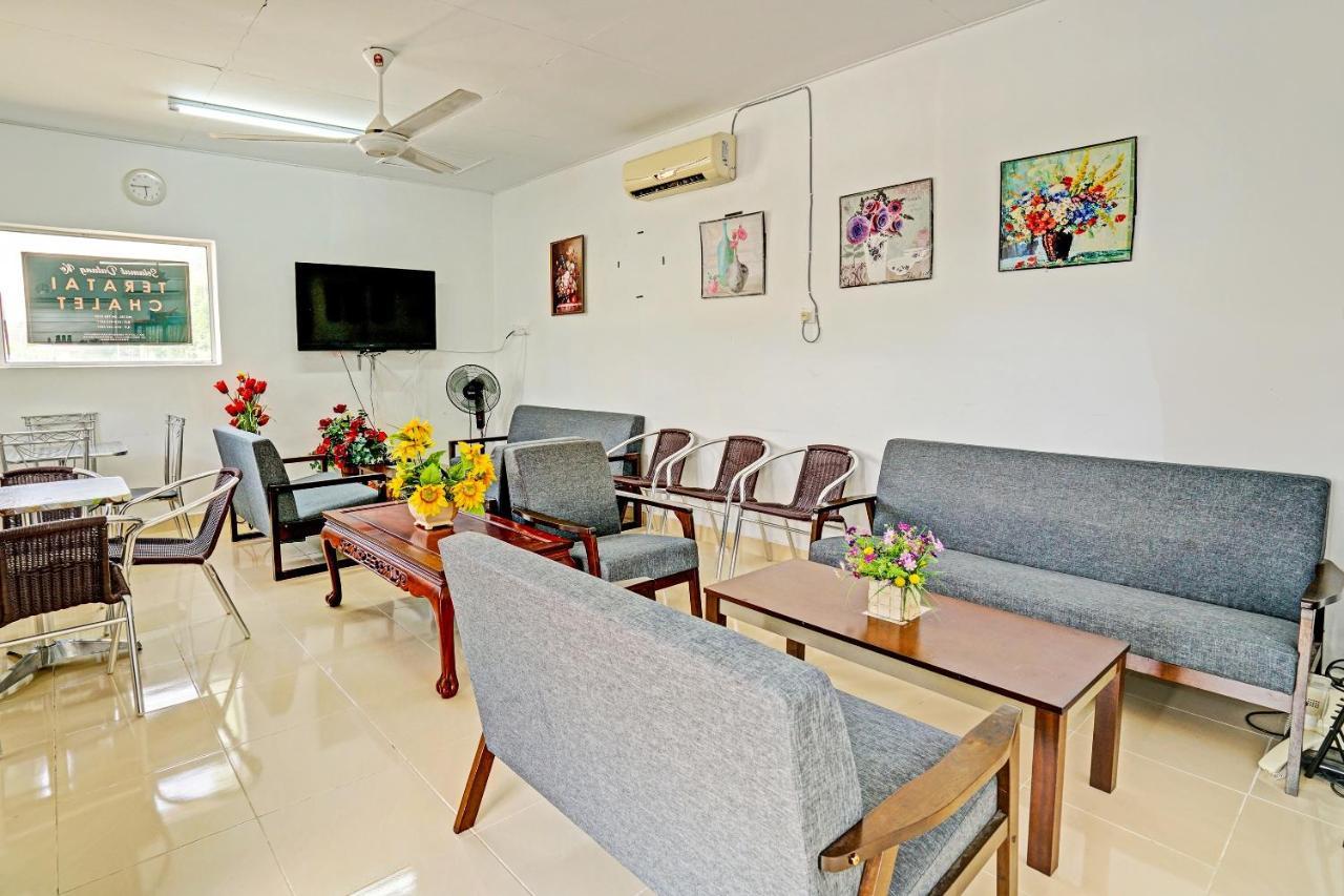 Capital O 90423 Teratai Chalet Hotel Kampong Raja Kültér fotó