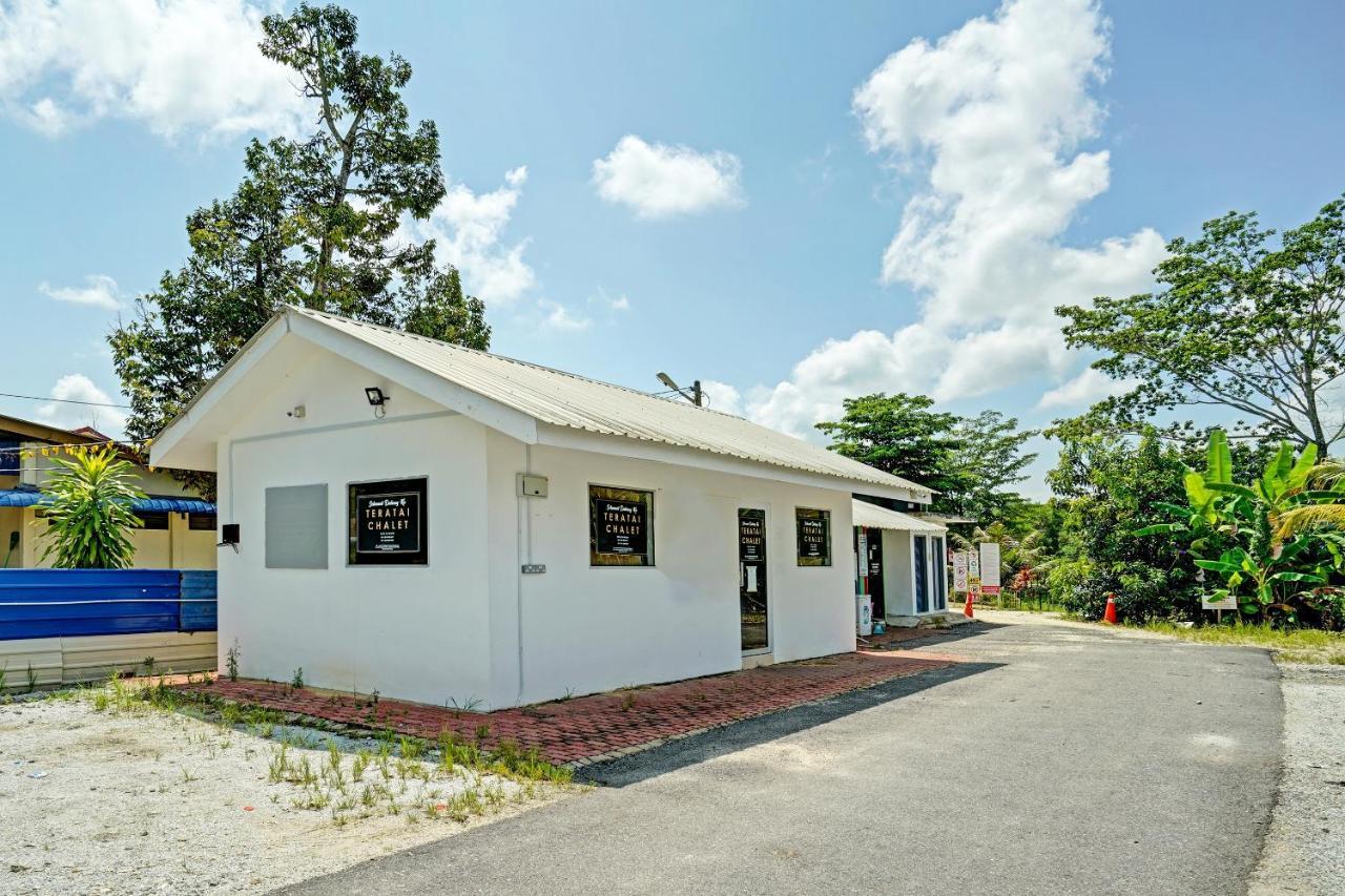 Capital O 90423 Teratai Chalet Hotel Kampong Raja Kültér fotó